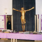 Der goldene Jesus - Gipsfigur