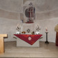 Altar und Chorraum der Evang. Dreifaltigkeitskirche Augsburg-Göggingen